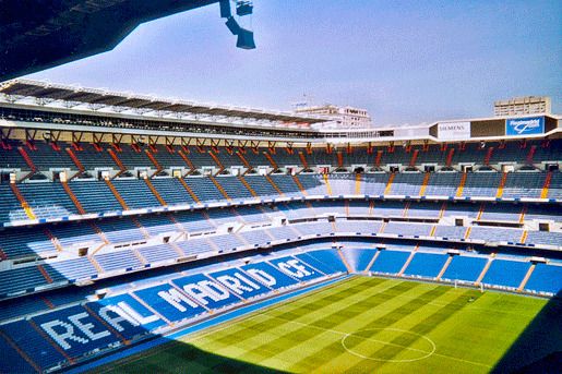 «Сантья́го Бернабе́у» (Santiago Bernabéu)