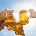 Скільки пива можна купити за мінімальну місячну зарплату в Європі?